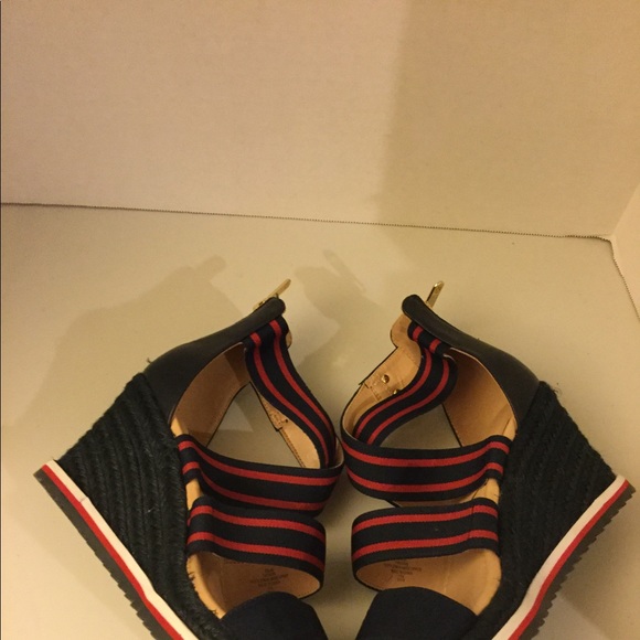 Tommy Hilfiger platform/Wedge Sandals NWOT - Picture 5 of 5